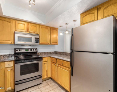 3434 W Danbury Drive - Photo Thumbnail 10