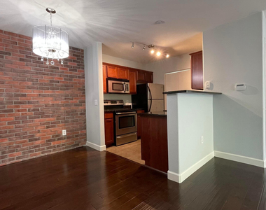 3302 N 7th Street N - Photo Thumbnail 8