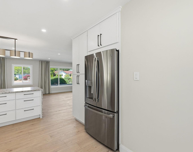 6819 E Paradise Parkway - Photo Thumbnail 7