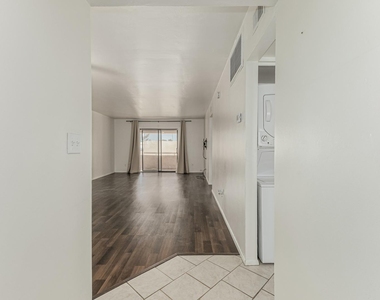 10828 N Biltmore Drive - Photo Thumbnail 5