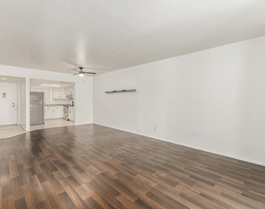 10828 N Biltmore Drive - Photo Thumbnail 6