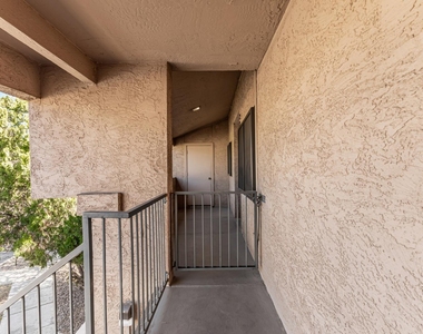 10828 N Biltmore Drive - Photo Thumbnail 22