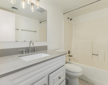 10828 N Biltmore Drive - Photo Thumbnail 18