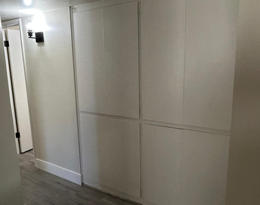 726 E 3rd - Photo Thumbnail 12