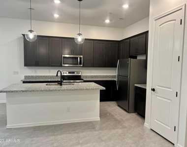 220 E Markwood Drive - Photo Thumbnail 1