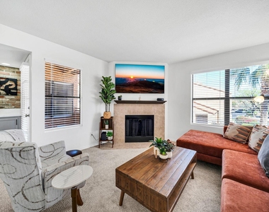 8787 E Mountain View Road - Photo Thumbnail 9