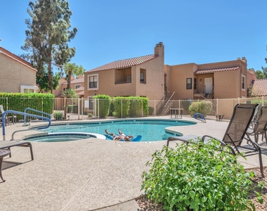 8787 E Mountain View Road - Photo Thumbnail 31
