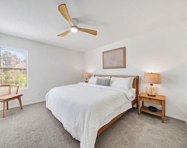8787 E Mountain View Road - Photo Thumbnail 21