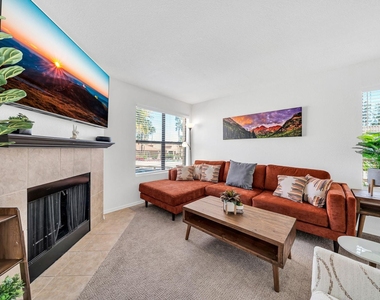 8787 E Mountain View Road - Photo Thumbnail 3