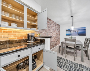 8787 E Mountain View Road - Photo Thumbnail 17