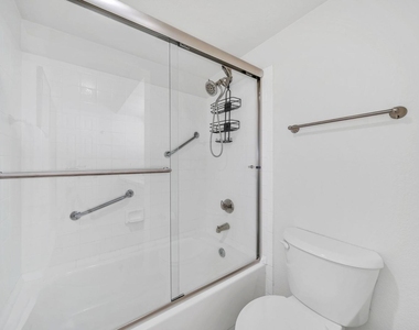 8787 E Mountain View Road - Photo Thumbnail 23