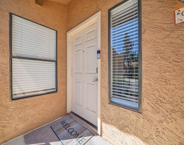 8787 E Mountain View Road - Photo Thumbnail 2