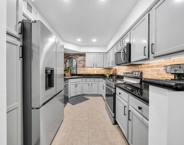 8787 E Mountain View Road - Photo Thumbnail 16