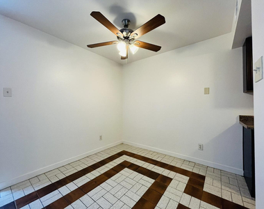 5041 N 40th Avenue - Photo Thumbnail 18