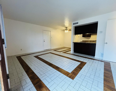 5041 N 40th Avenue - Photo Thumbnail 1