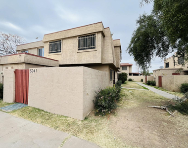 5041 N 40th Avenue - Photo Thumbnail 7