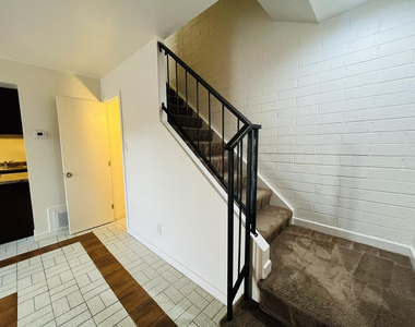 5041 N 40th Avenue - Photo Thumbnail 2