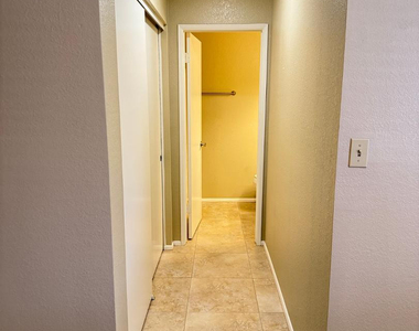 312 W Yukon Drive - Photo Thumbnail 10