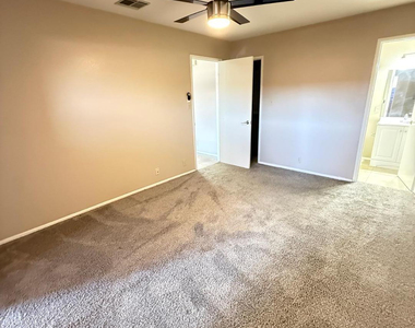 312 W Yukon Drive - Photo Thumbnail 22