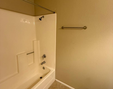 312 W Yukon Drive - Photo Thumbnail 5