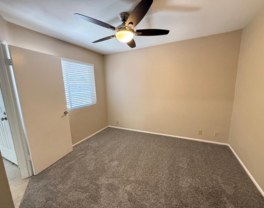 312 W Yukon Drive - Photo Thumbnail 12