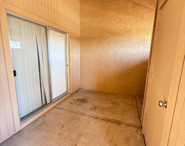 312 W Yukon Drive - Photo Thumbnail 21