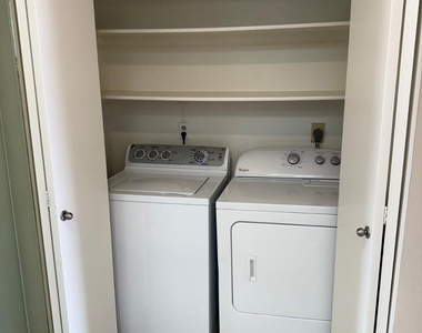 312 W Yukon Drive - Photo Thumbnail 7