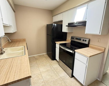 312 W Yukon Drive - Photo Thumbnail 29