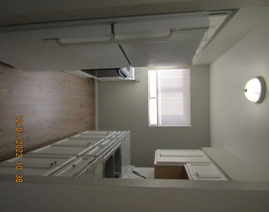 260 W 8th Avenue - Photo Thumbnail 1