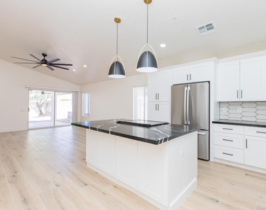 23554 N 73rd Place - Photo Thumbnail 9