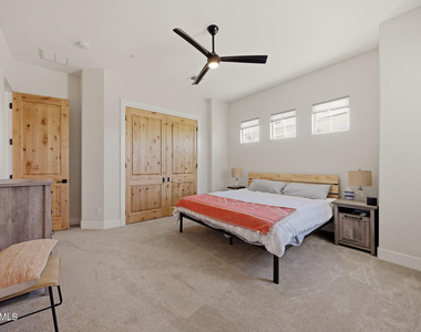 6896 E Lomas Verdes Drive - Photo Thumbnail 36