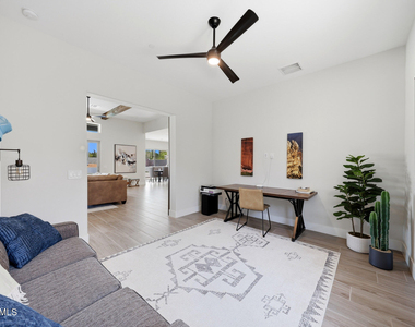6896 E Lomas Verdes Drive - Photo Thumbnail 18
