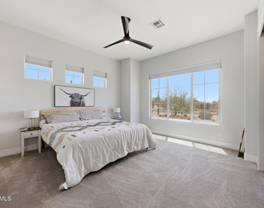 6896 E Lomas Verdes Drive - Photo Thumbnail 33