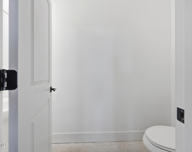 6896 E Lomas Verdes Drive - Photo Thumbnail 62