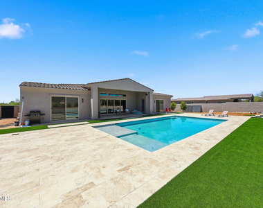 6896 E Lomas Verdes Drive - Photo Thumbnail 47