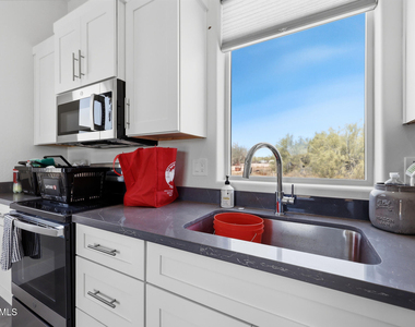 6896 E Lomas Verdes Drive - Photo Thumbnail 55