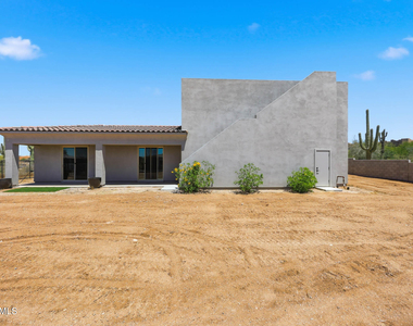 6896 E Lomas Verdes Drive - Photo Thumbnail 51