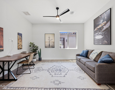 6896 E Lomas Verdes Drive - Photo Thumbnail 17