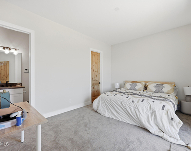 6896 E Lomas Verdes Drive - Photo Thumbnail 56
