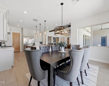 6896 E Lomas Verdes Drive - Photo Thumbnail 11