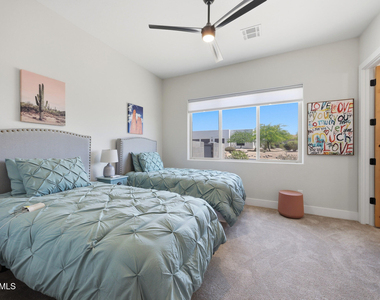 6896 E Lomas Verdes Drive - Photo Thumbnail 28