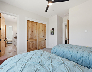 6896 E Lomas Verdes Drive - Photo Thumbnail 29