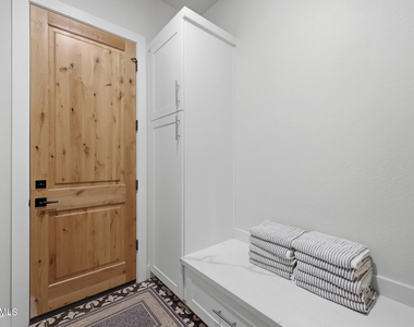 6896 E Lomas Verdes Drive - Photo Thumbnail 41