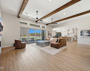 6896 E Lomas Verdes Drive - Photo Thumbnail 5