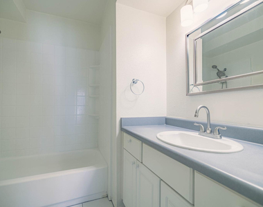 1650 N 87th Terrace - Photo Thumbnail 17