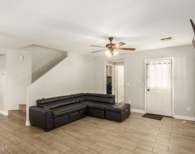 9124 W Elm Street - Photo Thumbnail 8