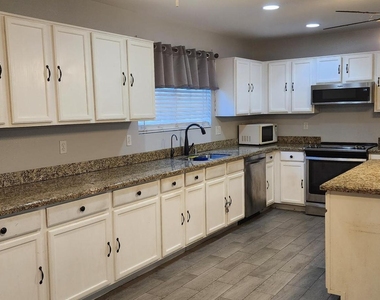9124 W Elm Street - Photo Thumbnail 2