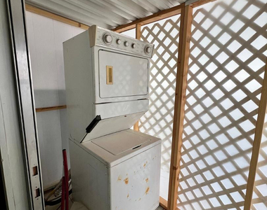 345 S 58th - Photo Thumbnail 10