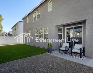 9117 N 181st Avenue - Photo Thumbnail 11