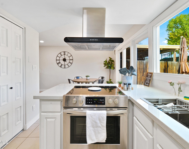 5909 N 81st Street - Photo Thumbnail 13